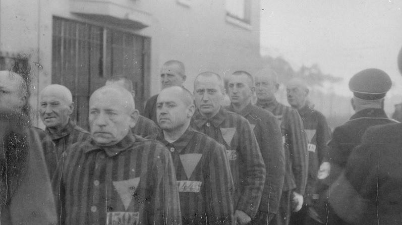 Prisioneiros no campo de concentração de Sachsenhausen