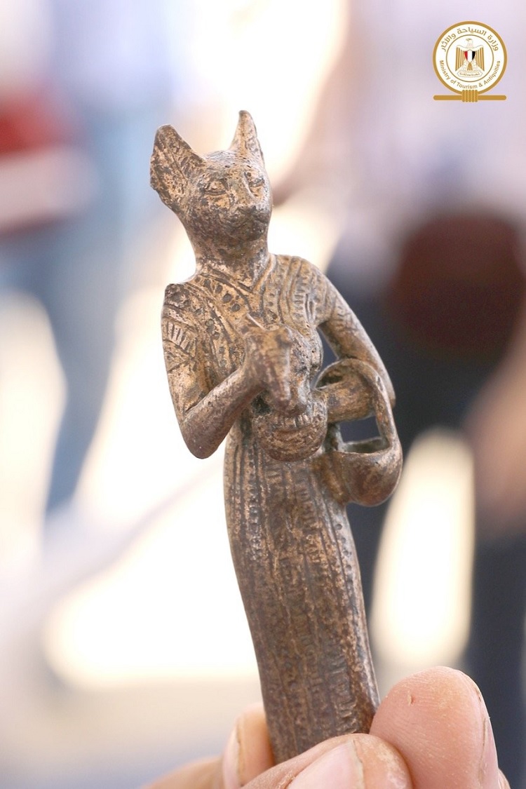 Estatueta de divindade egípcia