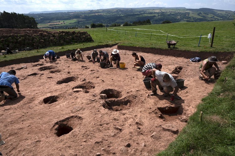 Escavações na região da Pedra de Artur 