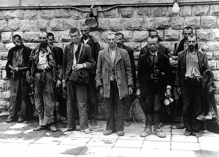 Prisioneiros judeus no campo de concentração de Mauthausen