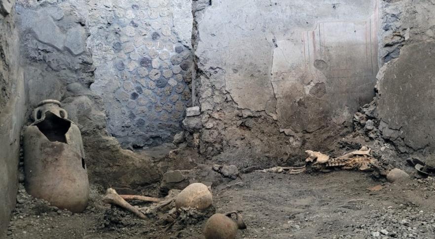 Esqueletos das vítimas do terremoto que atingiu Pompeia