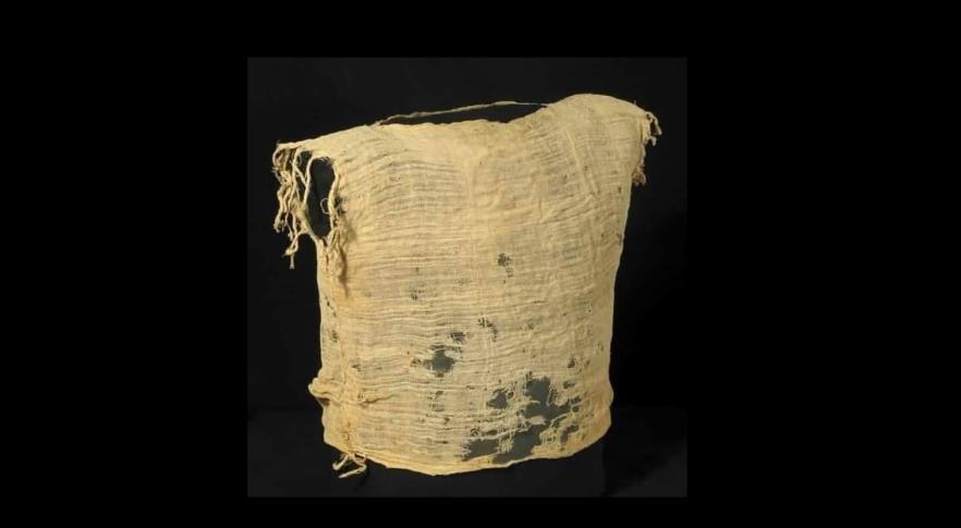 Camisola infantil de 1.900 anos
