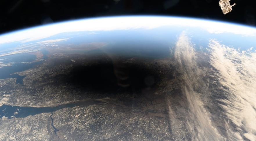 Eclipse solar visto da Estação Espacial Internacional