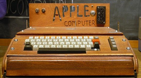 Lançado o computador Apple I, de fabricação manual-0