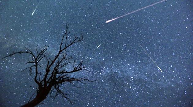 Cauda do cometa Halley vai causar chuva de meteoros na Terra-0