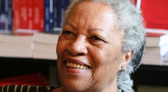 Toni Morrison torna-se a primeira mulher negra a ganhar o Nobel de Literatura-0
