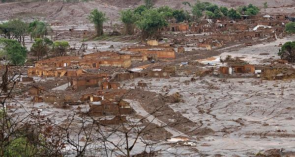Rompe a barragem em Mariana (MG), da Mineradora Samarco-0
