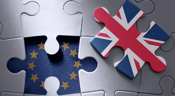 Em decisão histórica, britânicos decidem sair da União Europeia-0