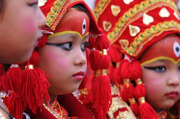 Kumaris: a breve vida sagrada das meninas deusas do Nepal-0