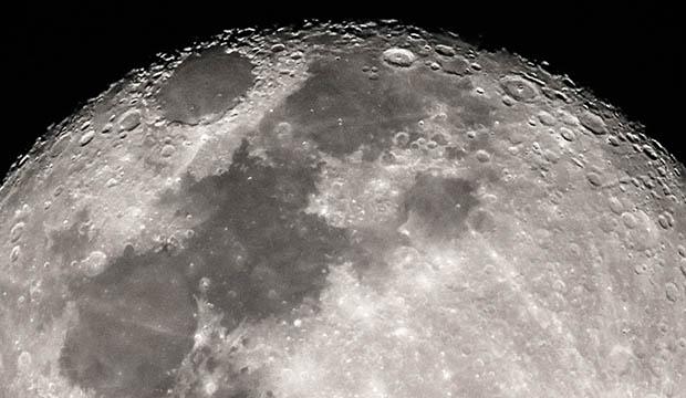 Cientistas encontram indícios de água na Lua-0