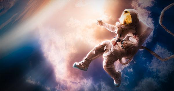 Cientista apresenta traje espacial com botão “leve-me para casa”-0