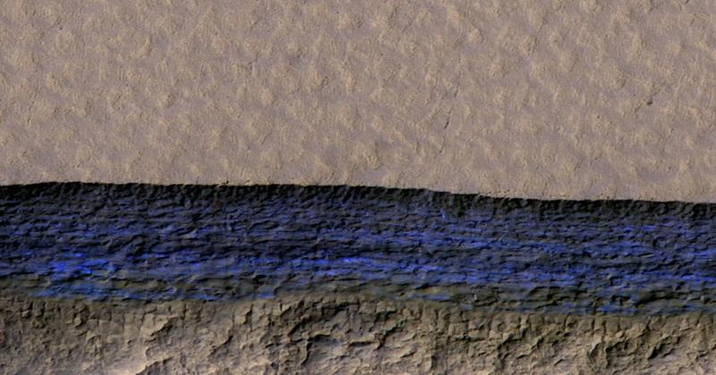 NASA anuncia a descoberta de geleiras enormes em Marte-0
