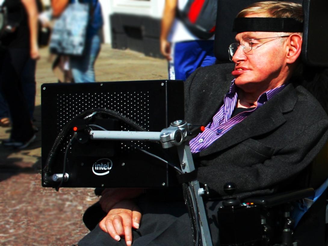 Stephen Hawking sugere três formas de viajar no tempo-0