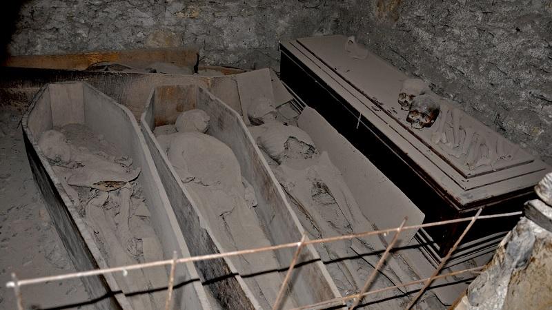 Cabeça mumificada de soldado das Cruzadas é roubada de igreja na Irlanda-0