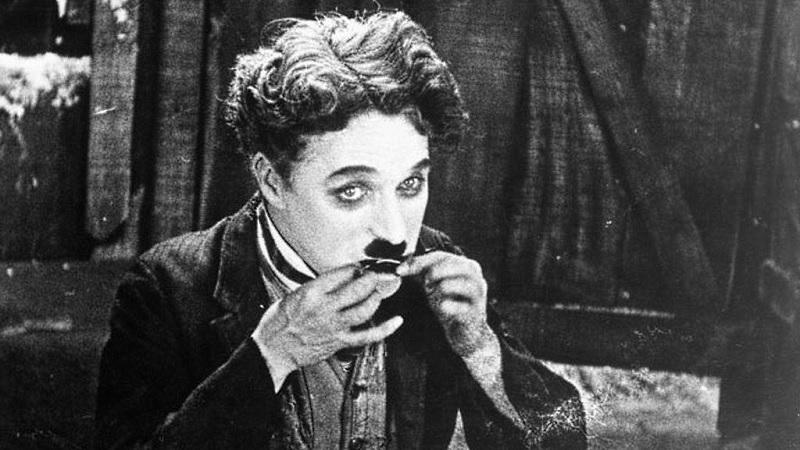Nasce Charlie Chaplin, ator e cineasta inglês-0