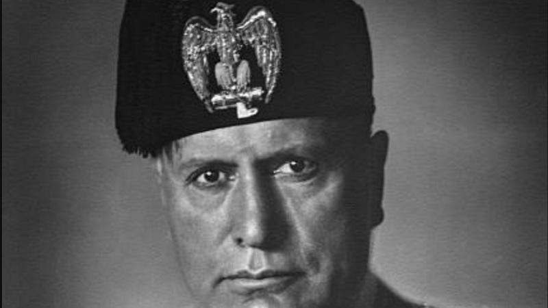 Morre o líder fascista Benito Mussolini-0
