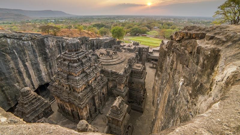 O inexplicável Templo de Kailasa: uma construção esculpida em uma só rocha-0