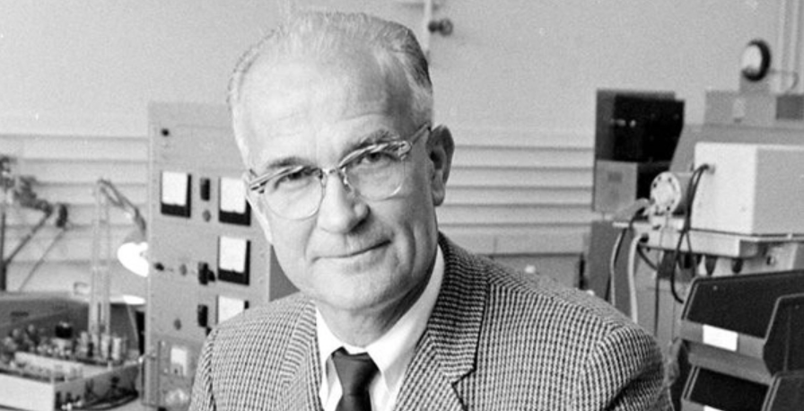 William Shockley inventou o transistor-0