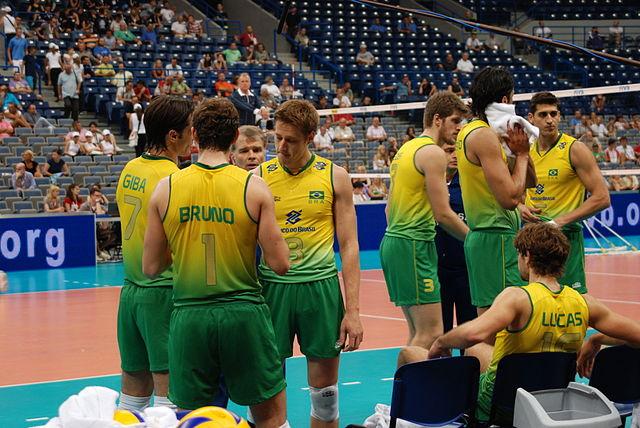 Seleção brasileira de vôlei masculino conquista medalha olímpica de ouro em Barcelona -0