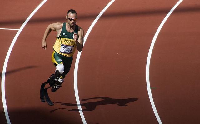Oscar Pistorius é o primeiro velocista amputado a disputar uma Olimpíada-0