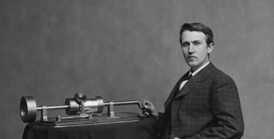 Thomas Edison inventa o fonógrafo -0