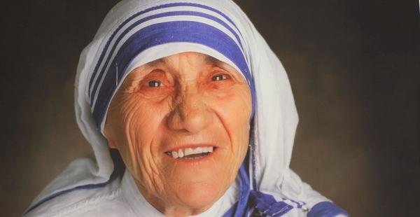 Nasce Madre Teresa de Calcutá, prêmio Nobel da Paz -0