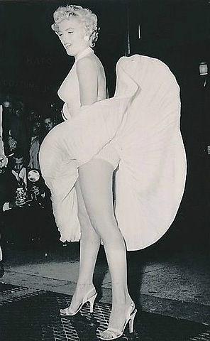 Marilyn Monroe filma famosa cena do vestido voando-0