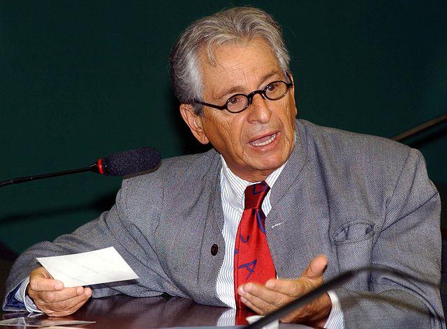 Nasce o político e escritor Fernando Gabeira-0