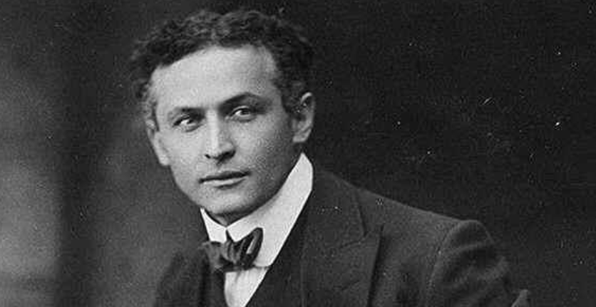 Morre o ilusionista húngaro Harry Houdini-0