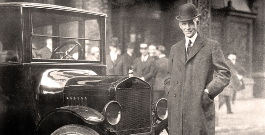 Henry Ford apresenta modelo T ao mercado pelo preço de US$ 825 cada-0