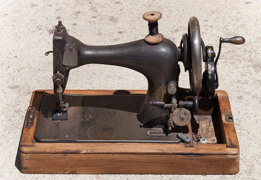Nasce Isaac Merritt, o inventor da máquina de costura Singer-0