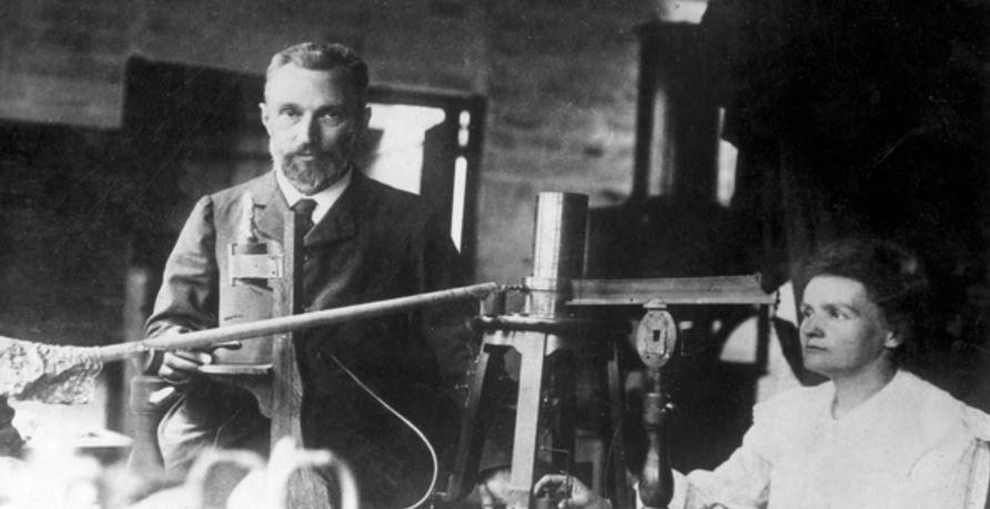 Pierre e Marie Curie descobriram o rádio-0