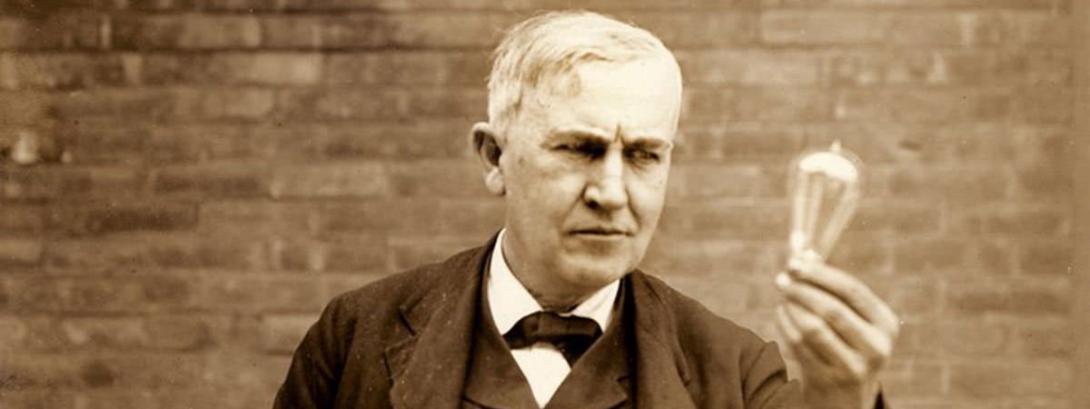 Thomas Edison faz demonstração pública da lâmpada incandescente-0