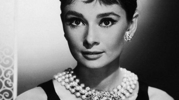 Morre a atriz Audrey Hepburn, um ícone do cinema mundial-0