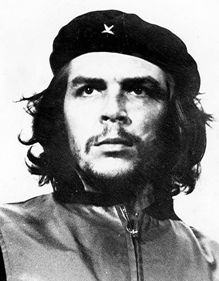 Alberto Korda faz a mítica fotografia de Ernesto Che Guevara, considerada a imagem mais reproduzida da história-0