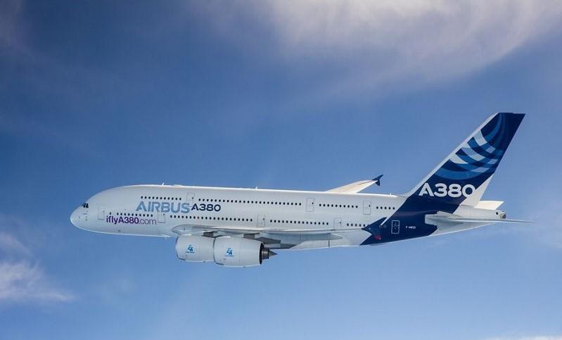 Maior avião de passageiros do mundo, A380 faz seu voo inaugural-0