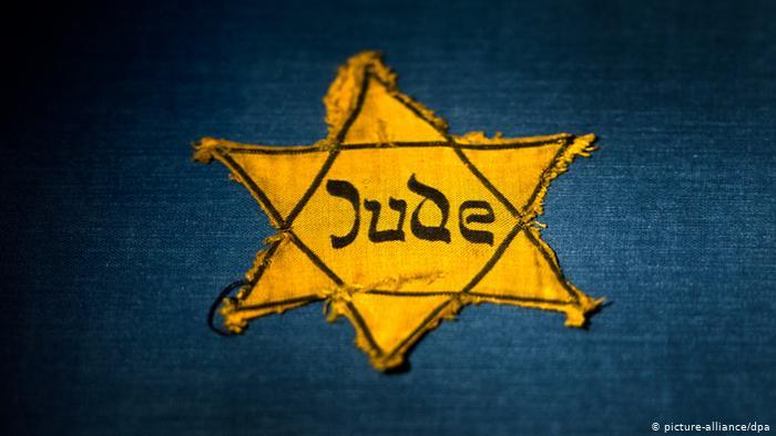Judeus em Paris são obrigados a exibir estrela amarela no casaco-0