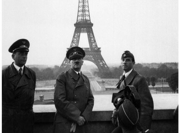 Exército alemão invade Paris na Segunda Guerra Mundial-0