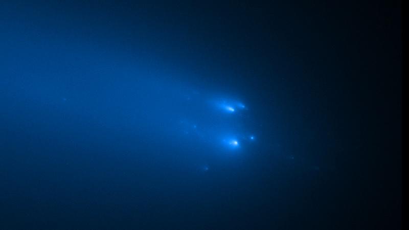 Telescópio Hubble flagra momento da desintegração do cometa ATLAS-0