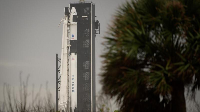 Lançamento da primeira missão tripulada da SpaceX ao espaço é adiado para sábado-0