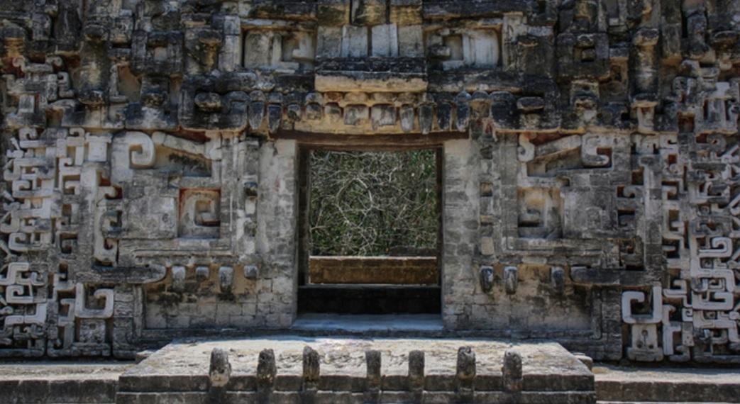 Pesquisadores encontram no México um altar de 1500 anos do "deus do inferno"-0