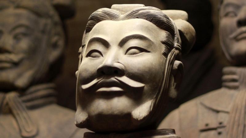 Encontradas 27 tumbas e milhares de relíquias da Idade de Ouro da China-0