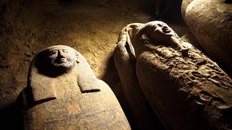 Egito anuncia rara descoberta de 13 sarcófagos de 2500 anos lacrados e bem preservados-0