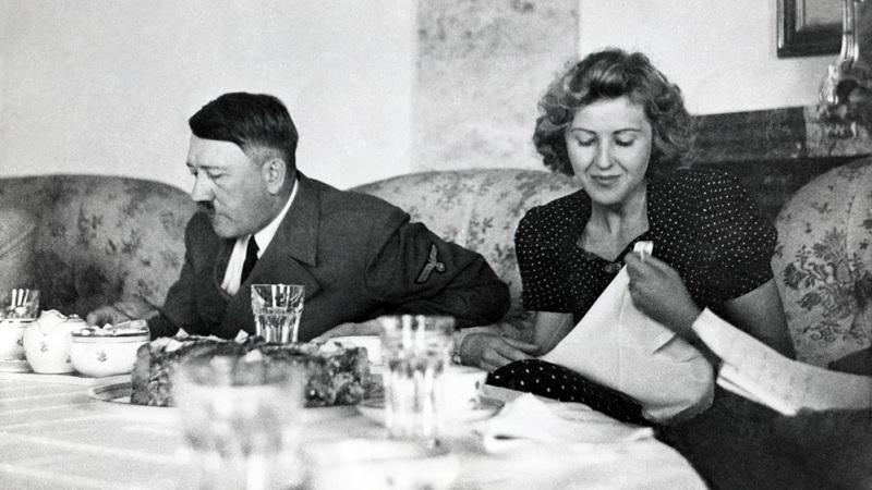 O romance proibido de Hitler e Eva Braun-0