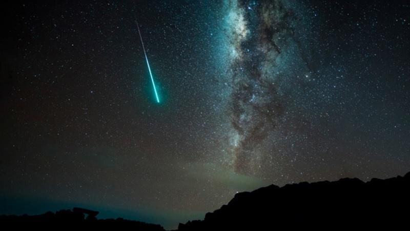 Vídeo extraordinário: um meteorito raro ricocheteia na atmosfera e retorna ao espaço -0