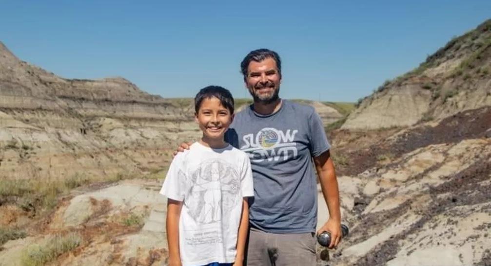 Garoto de 12 anos encontra esqueleto de dinossauro de 69 milhões de anos no Canadá-0