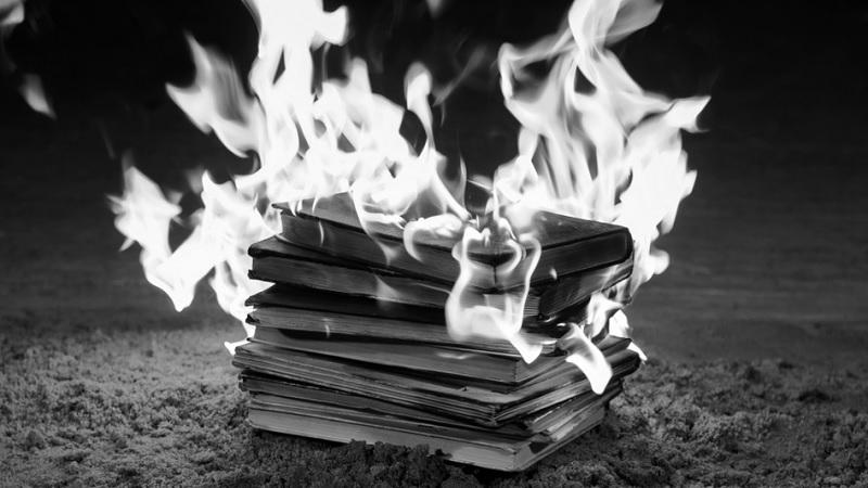Notícia falsa estava por trás de queima de livros promovida por Getúlio Vargas-0