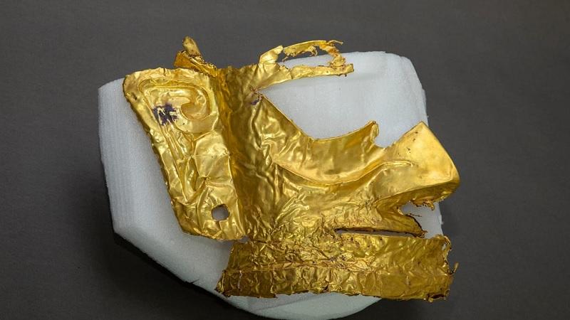 Impressionante máscara de ouro de 3 mil anos é encontrada na China-0