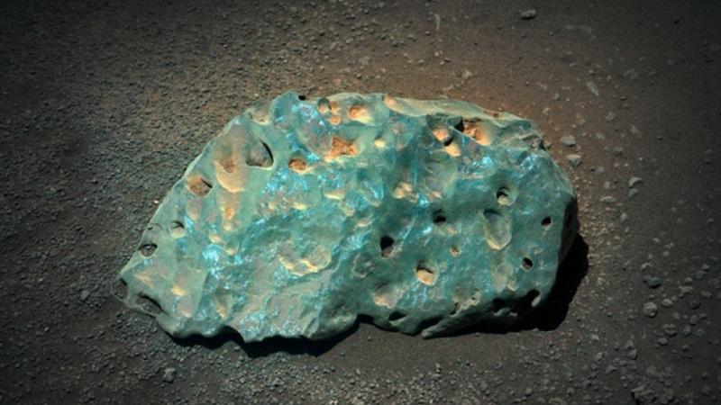 Mistério em torno da rocha verde encontrada pela sonda Perseverance em Marte-0