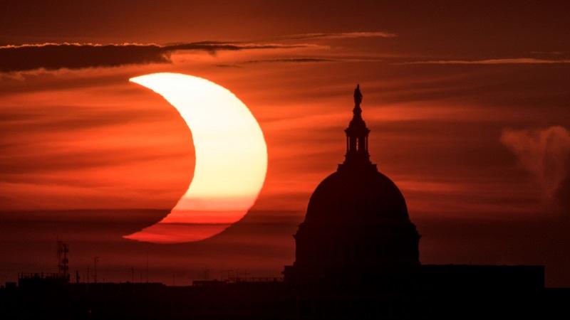 Imagens espetaculares mostram como foi o eclipse do "anel de fogo"-0